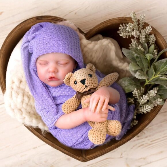 18 Inch Real Life Realistic Sleeping Reborn Baby Girl Doll with Gift Box Set - Picture 6 of 7